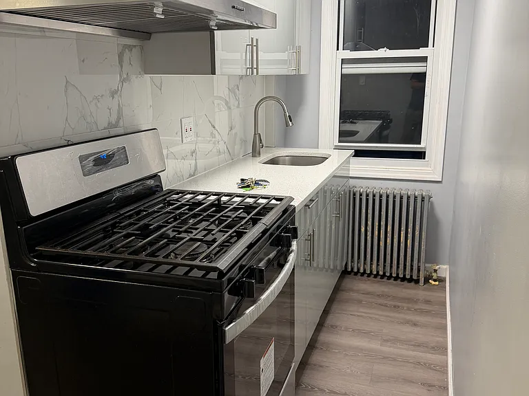 29 Monroe Ave — Photo 3