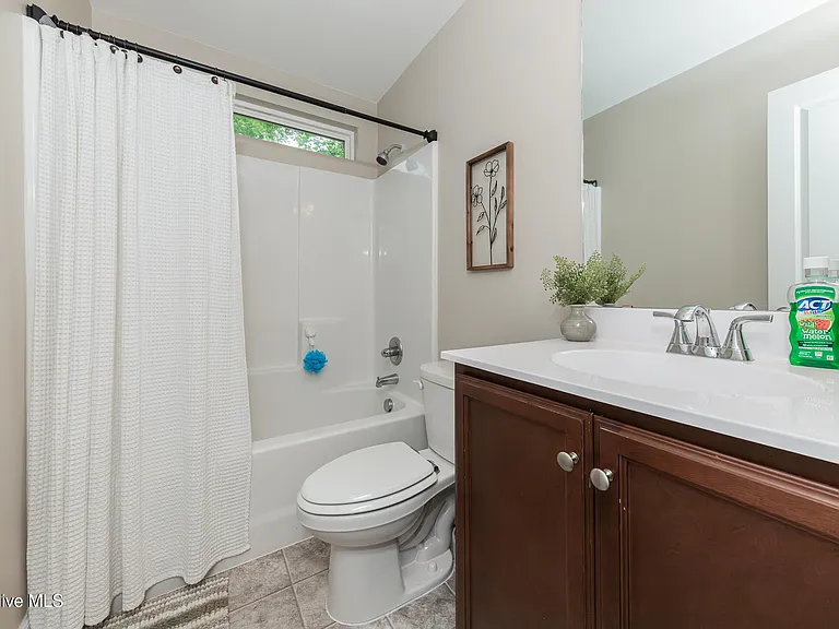 137 Wilburne Dr — Photo 30