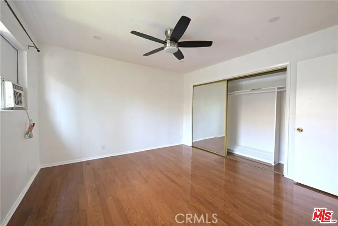 2 bed, 2.0 bath, 950 sqft, $2,997 — Photo 3