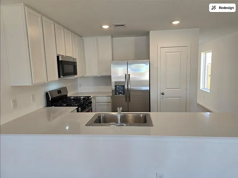 934 Capracotta Dr — Photo 5
