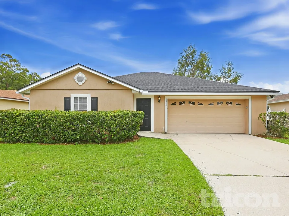 7644 Arancio Dr