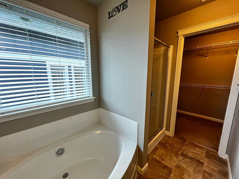 3882 Portside Dr — Photo 16