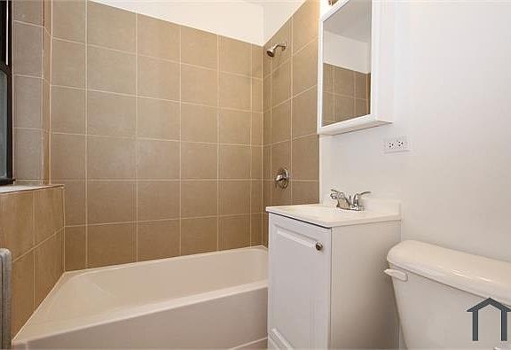 5th image of 7653 S Loomis Blvd #676