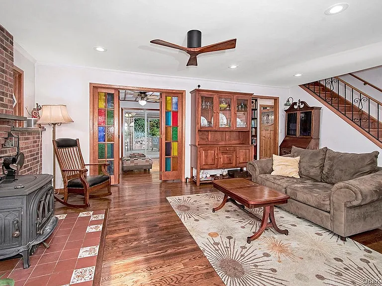 1015 Shore Acres Dr — Photo 5