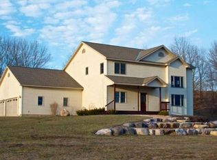 E8070 N Reedsburg Rd, Reedsburg, WI 53959