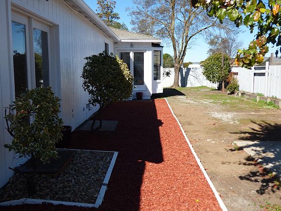 3rd image of 190 Sanchez Dr