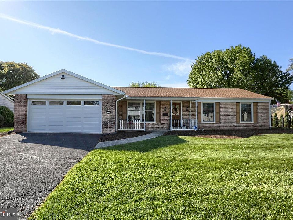 1st image of 20 Sycamore Ln