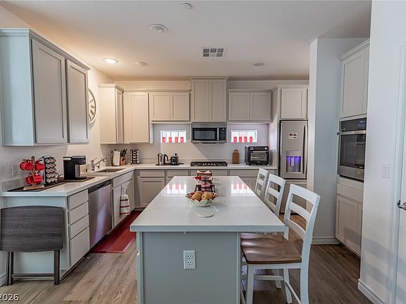 3rd image of 2555 Hampton Rd Unit 8206