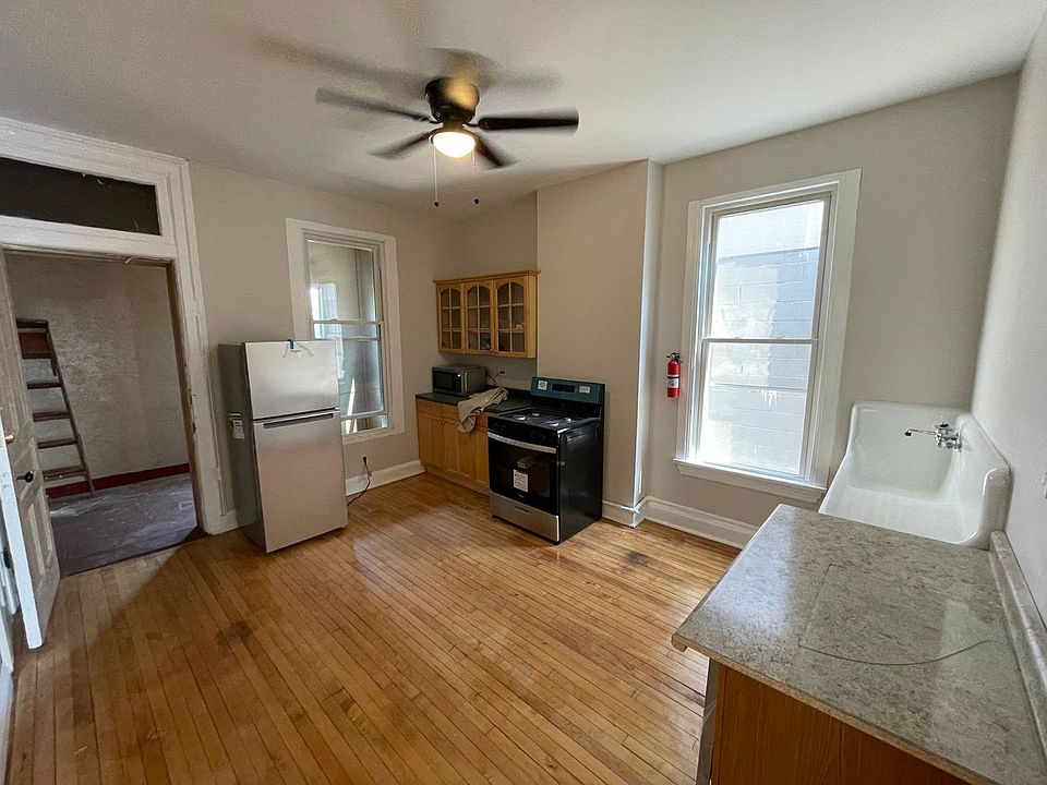 1st image of 1013 N Winchester Ave APT 3