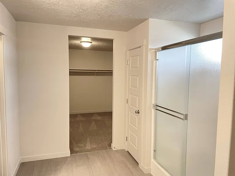 236 W Wausau St — Photo 12