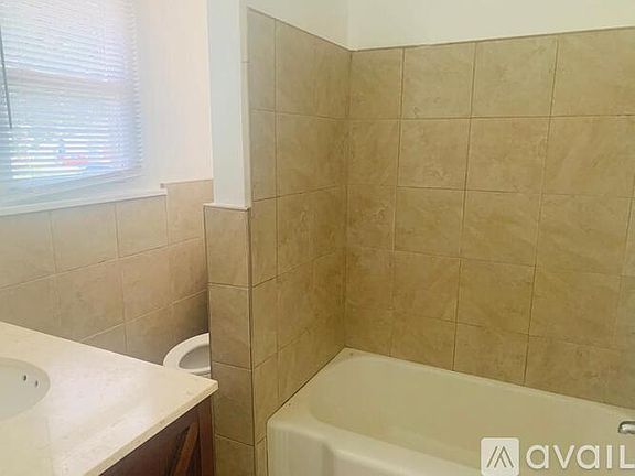4th image of 21628 Magnolia Ave