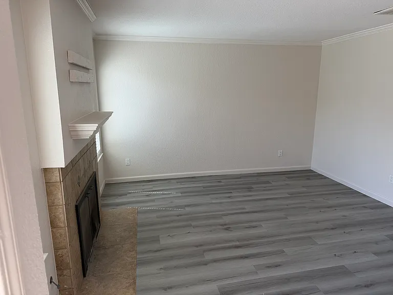 1177 Norwegian Ave #13 — Photo 10