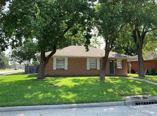2101 Cherry Ln, Pasadena, TX 77502