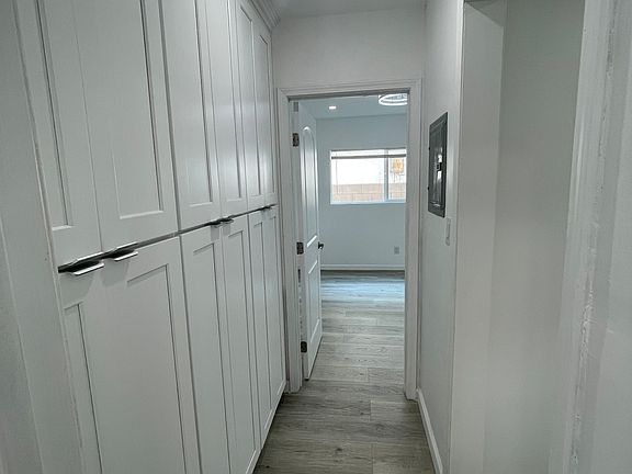 5th image of 833 E Acacia Ave APT C