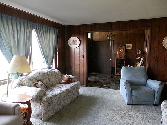 Living Room & Entrance Foyer