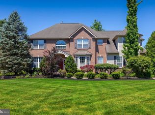 208 Hickory Ln, Mullica Hill, NJ 08062