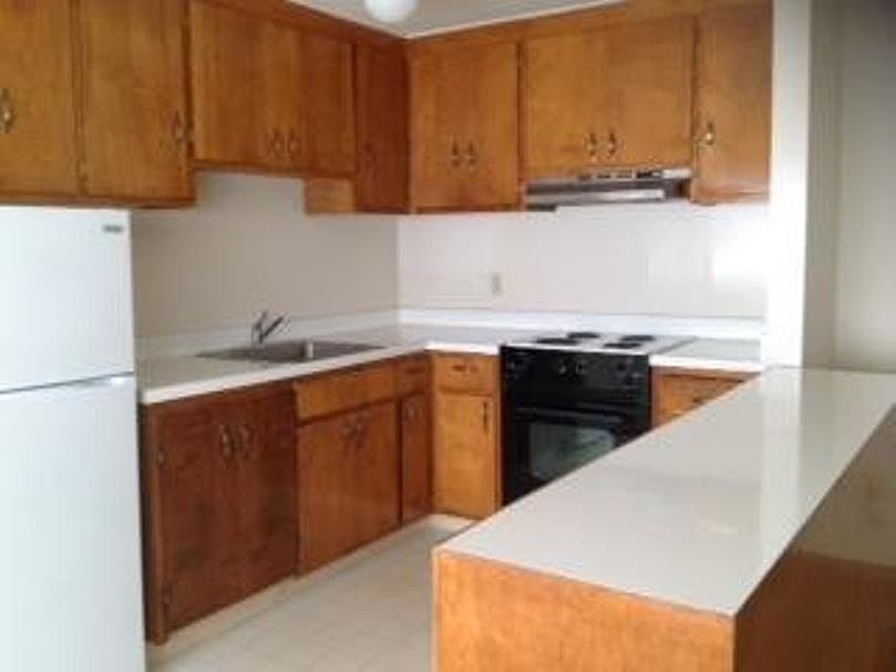 2nd image of 450 Redwood Ave APT 10