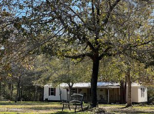 66 Wolf Meadow Rd, Poplarville, MS 39470