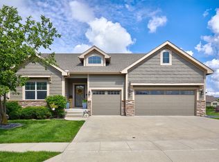 215 Abigail Ln, Waukee, IA 50263