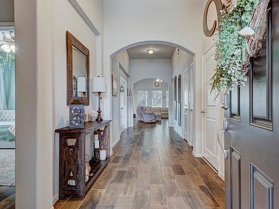 5th image of 18698 Legend Oaks Drive