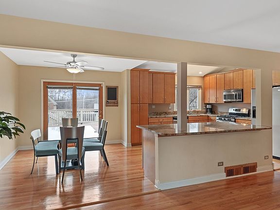 3rd image of 267 Montclare Ln