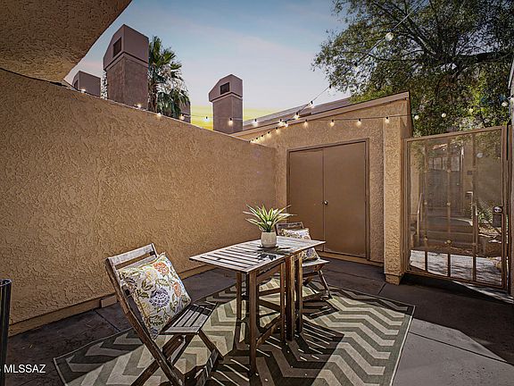 2nd image of 5675 N Camino Esplendora
