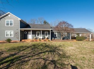 101 Dominion Dr, Burns, TN 37029