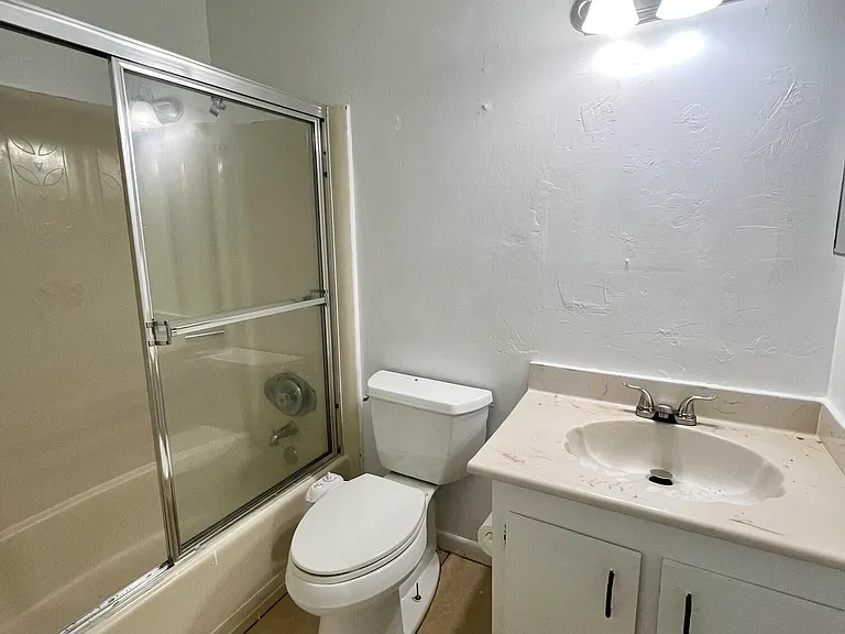 6061 Shakerwood Cir #201 — Photo 6