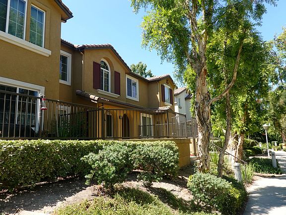 2nd image of 1915 E Harvard Privado APT B