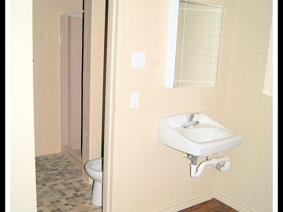 5th image of 400 Prather St APT 102