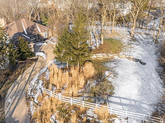 3rd image of 5904 Oakville Woods Pl