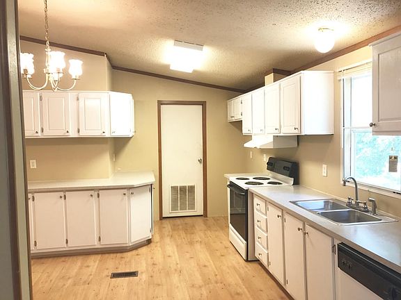 5th image of 440 Lesa Ln