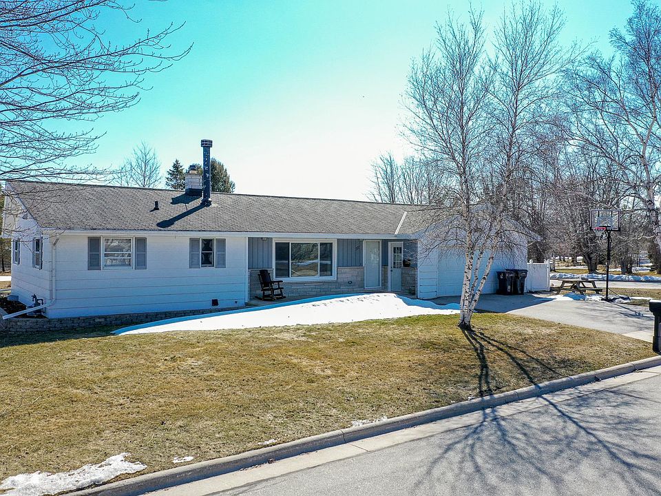304 Arlington Ave, Algoma, WI 54201 MLS 50272755 Zillow