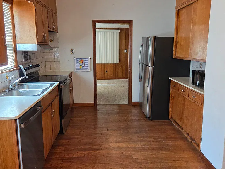 314 Victoria St — Photo 2