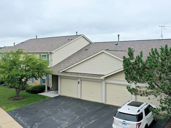 2nd image of 1011 Sommerset Ct APT A