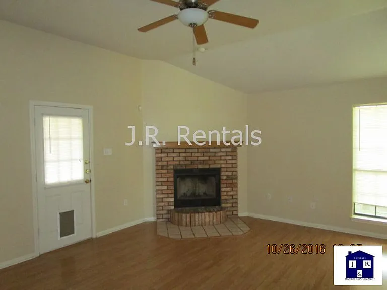 1506 Creek St — Photo 28