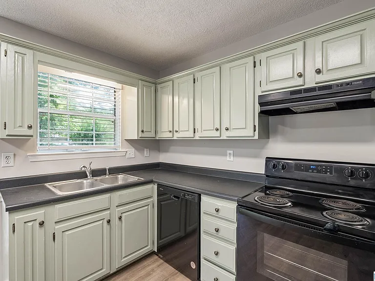 205 Brookhollow Dr — Photo 7