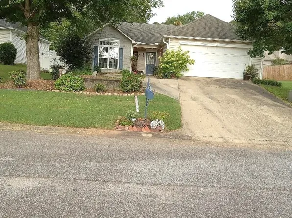 103 Deer Creek Dr, Lagrange, GA 30240