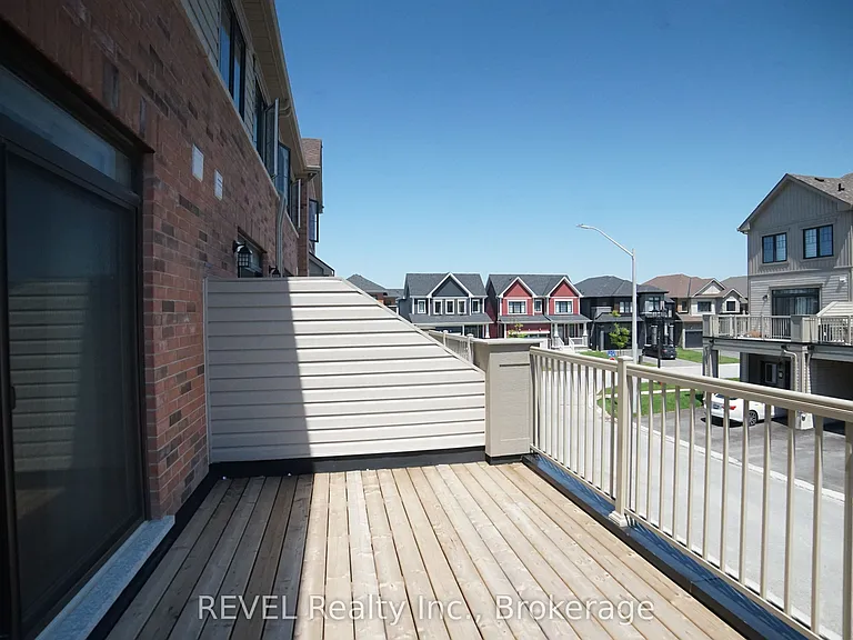 11 Lilac Ln — Photo 8