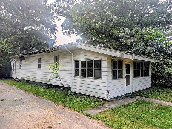 5th image of 55453 Glenn Rd