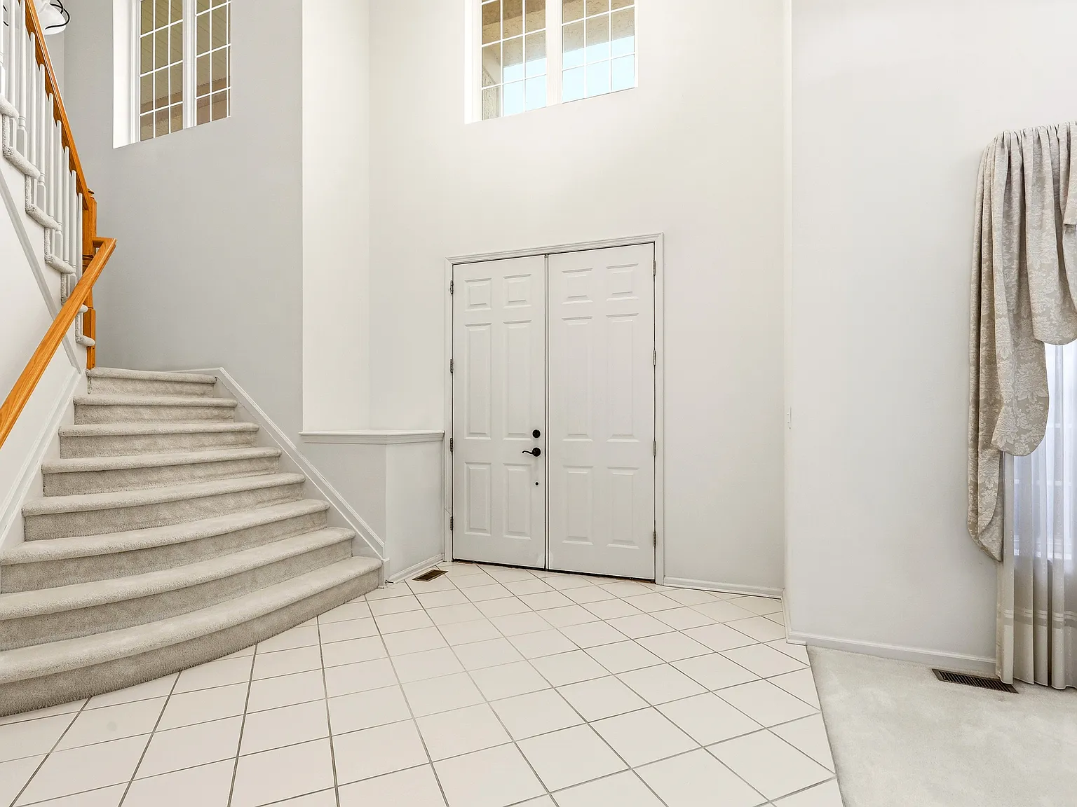 4 bed, 2988 sqft, $4,400 — Photo 4