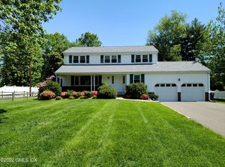 32 Rainbow Dr, Riverside, CT 06878