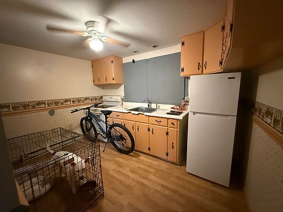 3rd image of 119 Beach St