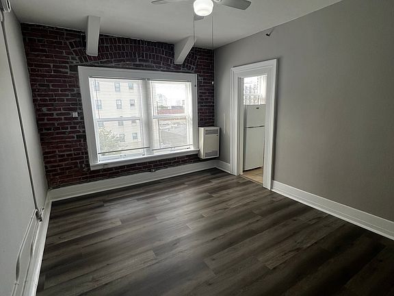 2nd image of 1355 S Hope St APT 301