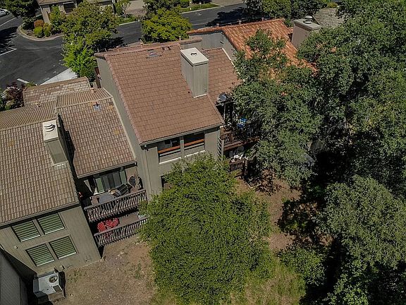 3rd image of 350 Crestridge Ln