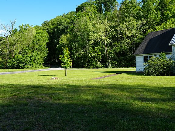 14th image of 470 Pleasant Valley Rd