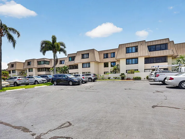 1800 SE Saint Lucie Blvd #11-203 — Photo 4