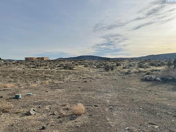 2nd image of 1001 Sunhaven Pl