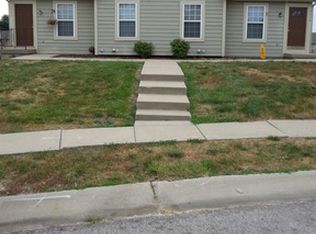 8632-8634 NW Waukomis Dr, Kansas City, MO 64154