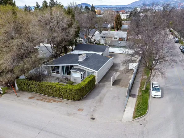 1201 Kelglen Cres, Kelowna, BC V1Y 6K4